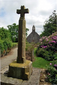 Rhug_Ancient_Cross_and_17th_C_Chapel